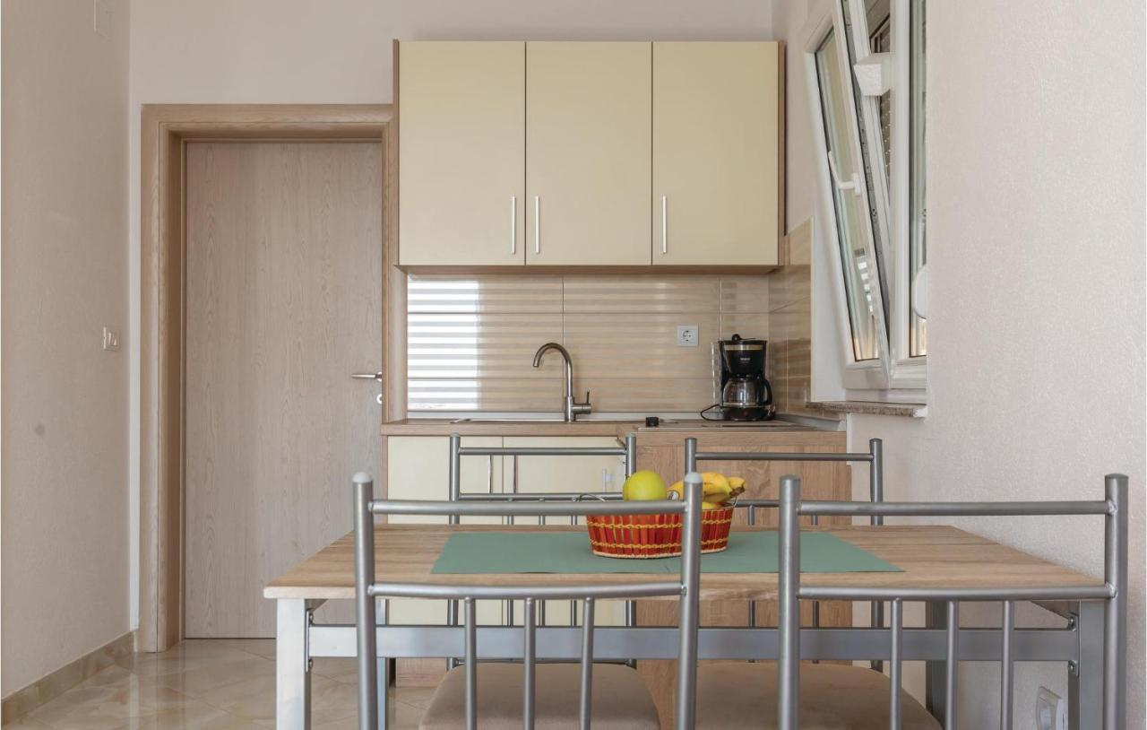 Amazing Apartment In Krvavica With Wifi Ngoại thất bức ảnh