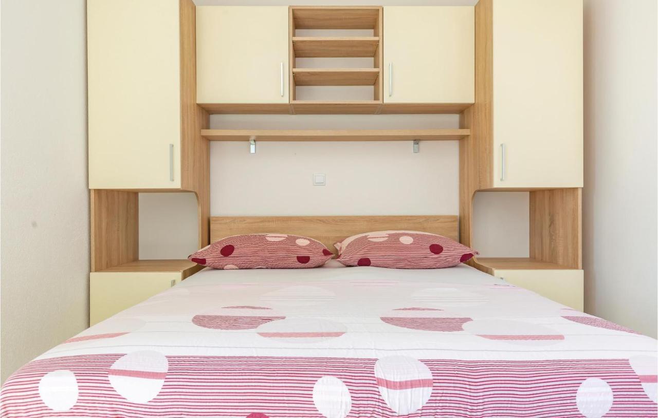 Amazing Apartment In Krvavica With Wifi Ngoại thất bức ảnh