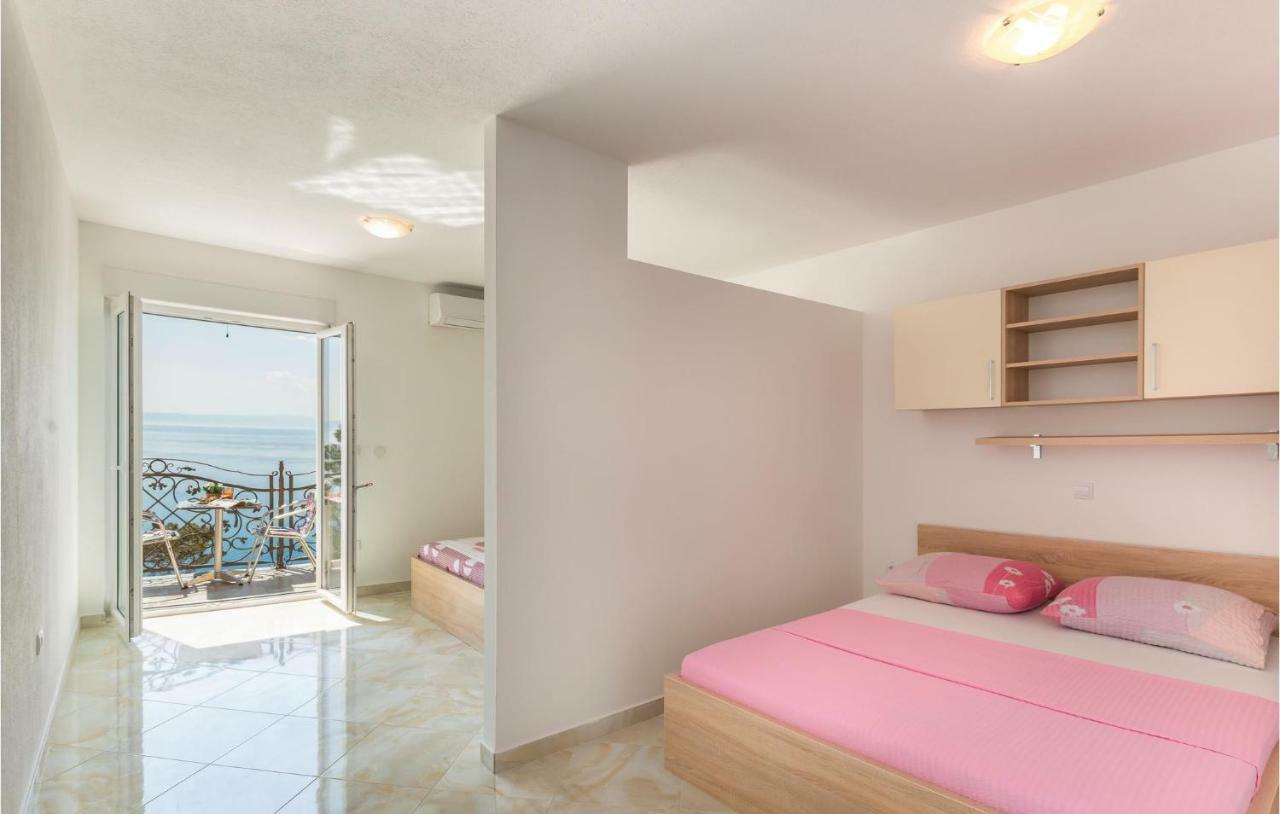 Amazing Apartment In Krvavica With Wifi Ngoại thất bức ảnh